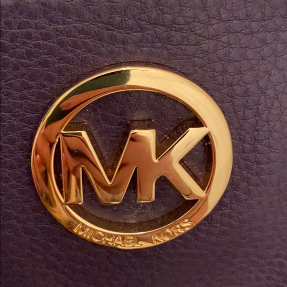 Michael Kors leather clutch - Picture 3 of 6